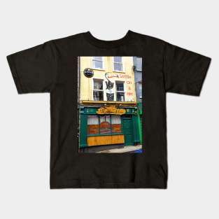 McLaughlins Pub, Sligo, Co. Sligo, Ireland Kids T-Shirt